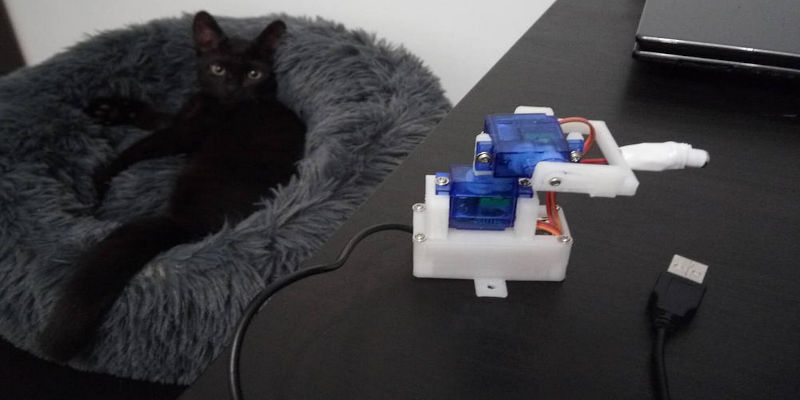 Automatic Laser Pointer for Cats