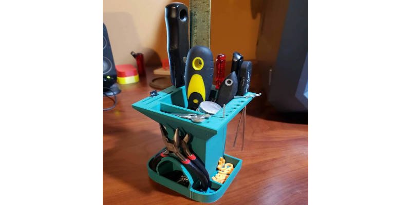 3D Printed Compact Tool Tidy
