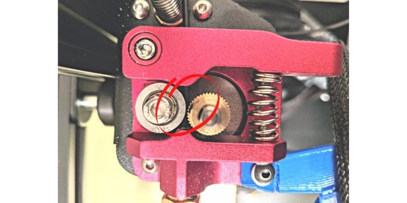 tight extruder leaving marks on the filament